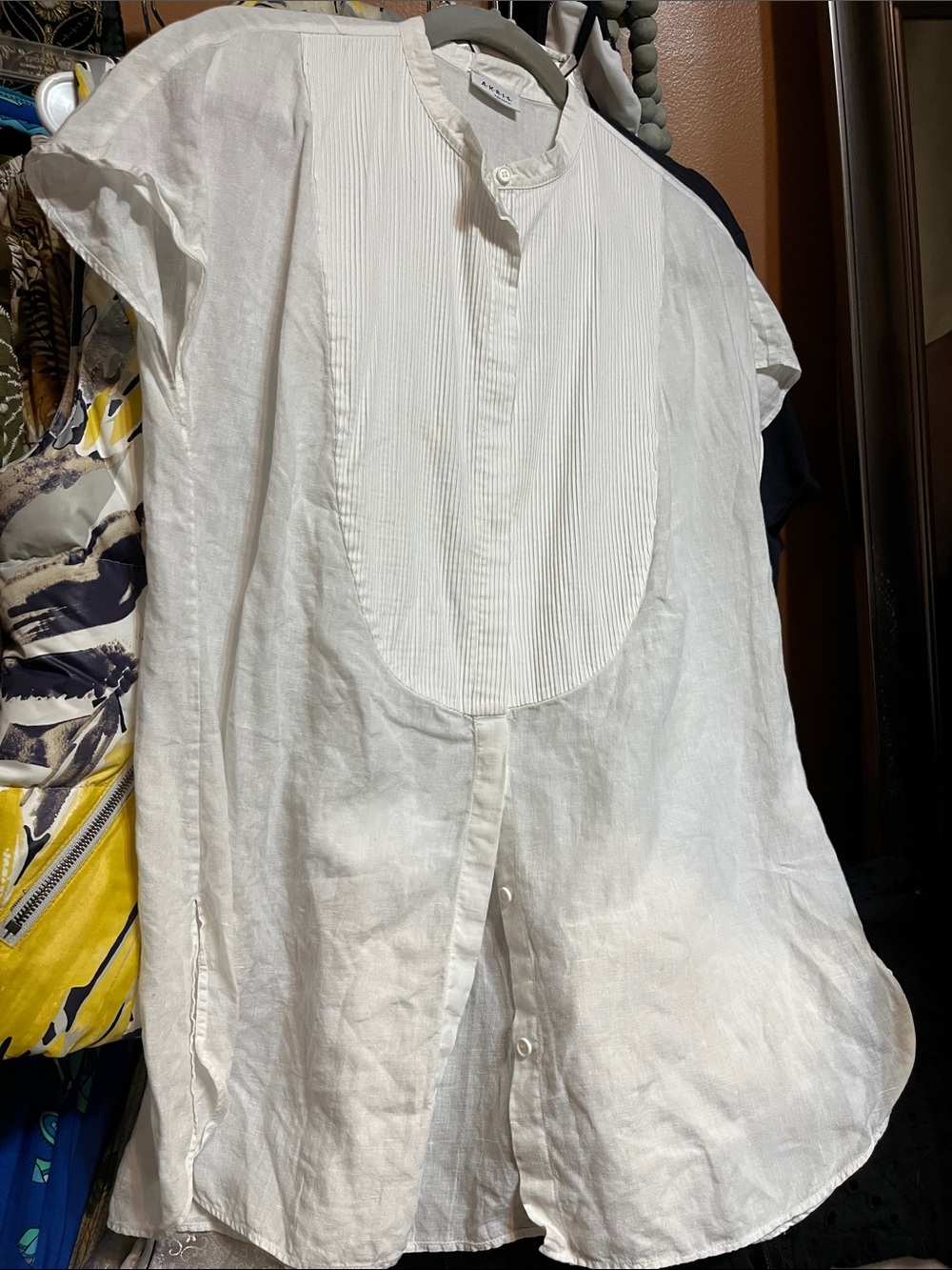 Lightweight White Linen Mandarin-Collar Women’s Akris Punto Short sleeve shirt.